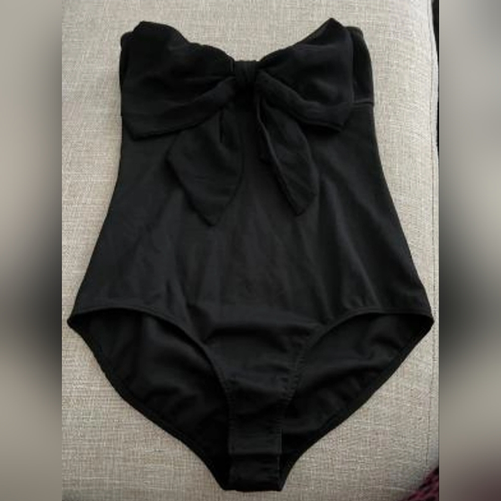 Tobi halter one piece swimsuit with big bow - Picture 2 of 8
